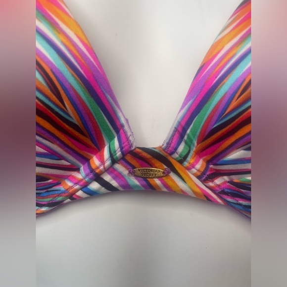 Victoria’s Secret Plunge Bra - Picture 2 of 12